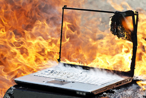 brennender Laptop
